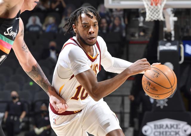 三人之间的 三人之间的